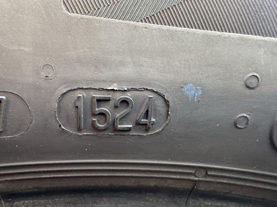 Автомобилни гуми 235 55 18 Continental