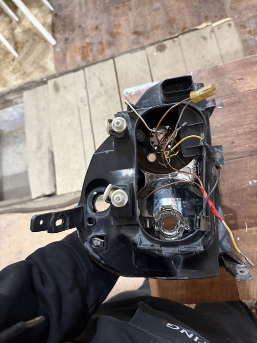 Фара приора левая бош