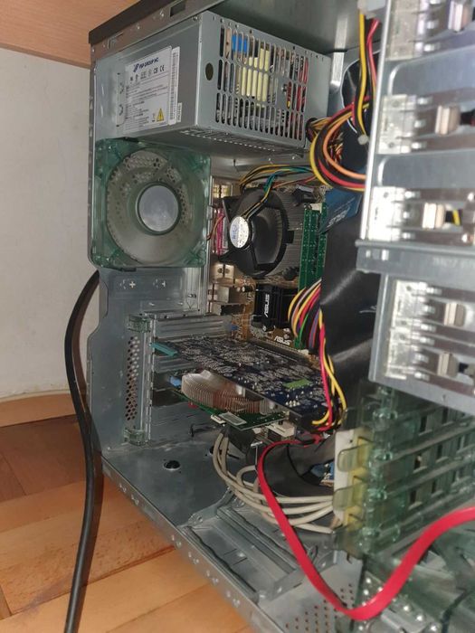 настолен компютър