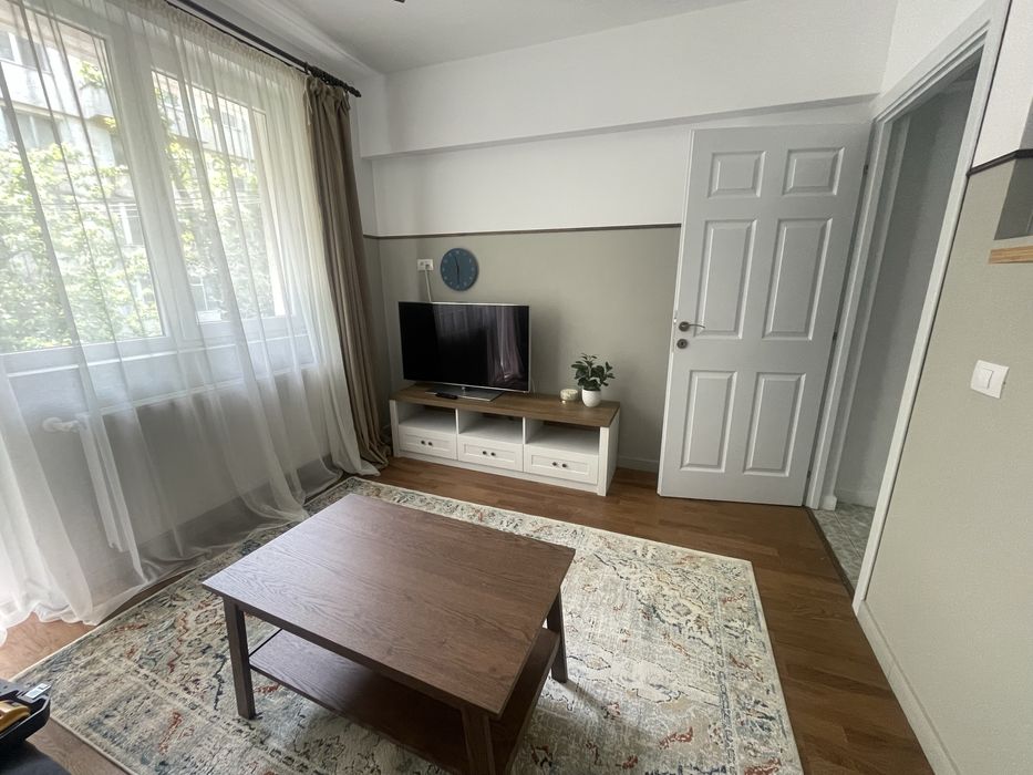 Inchiriez apartament 2 camere central