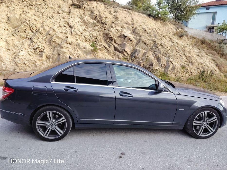 Mercedes-Benz C 320