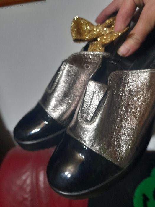 Pantofi sport,gri cu negru,lac,foarte comozi,marimea 37