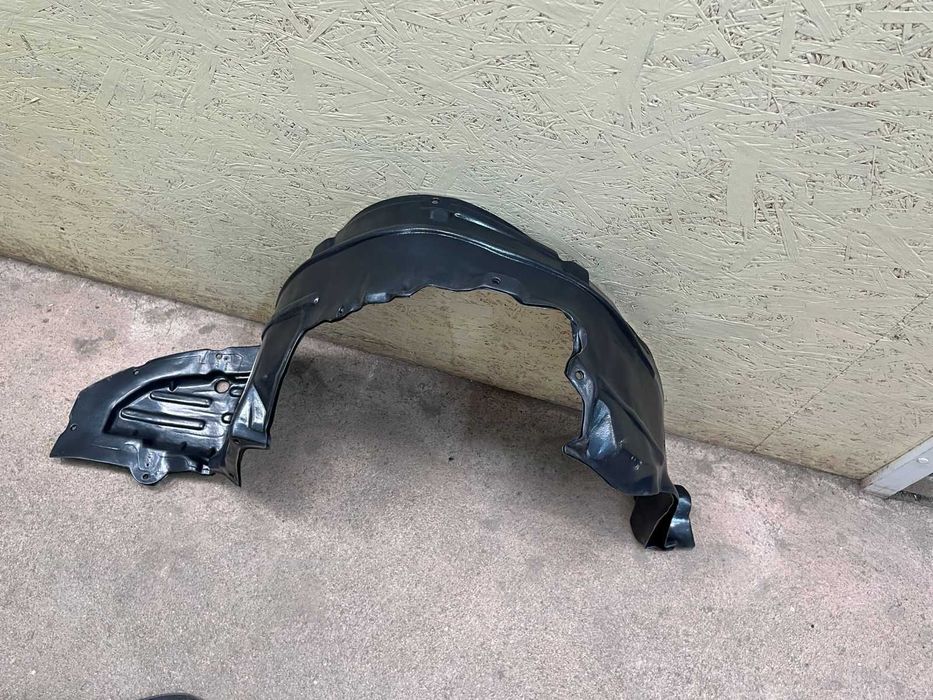 Подкрыльник Подкрылок на Ниссан Максима А32/ Nissan Maxima /Cefiro A32