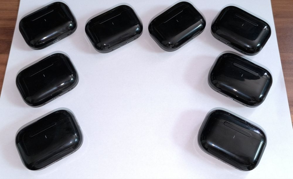 Vând airbods 4  ( model modern )