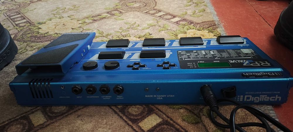 Продам гитарный процессор Digitech RP7 Valve. Made in USA.