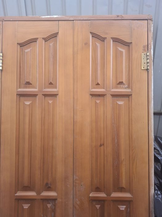 Двери деревянные