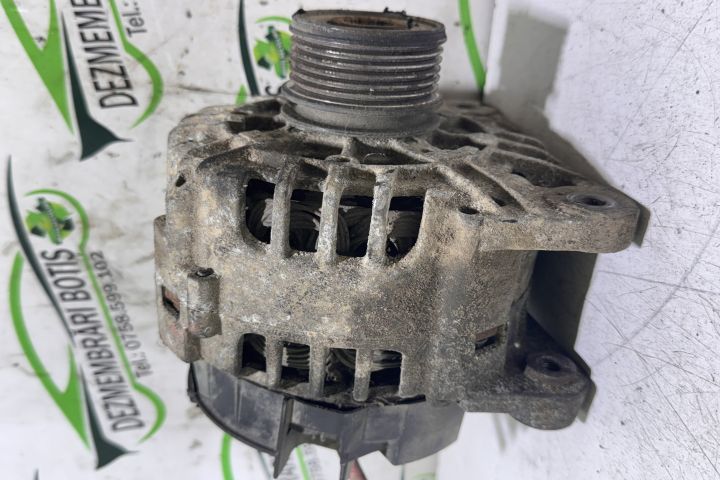 Alternator 8200 537 415 Dacia Logan prima generatie