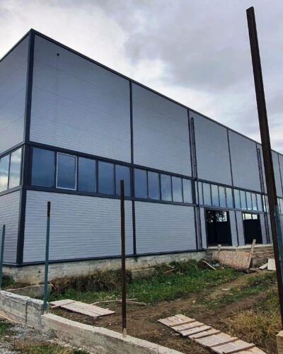 Hale Metalice, Garaje și Spații Depozitare – Construcții de la A la Z
​Căutați o soluție rapidă, durabilă și eficientă pentru spațiul dumneavoastră? R