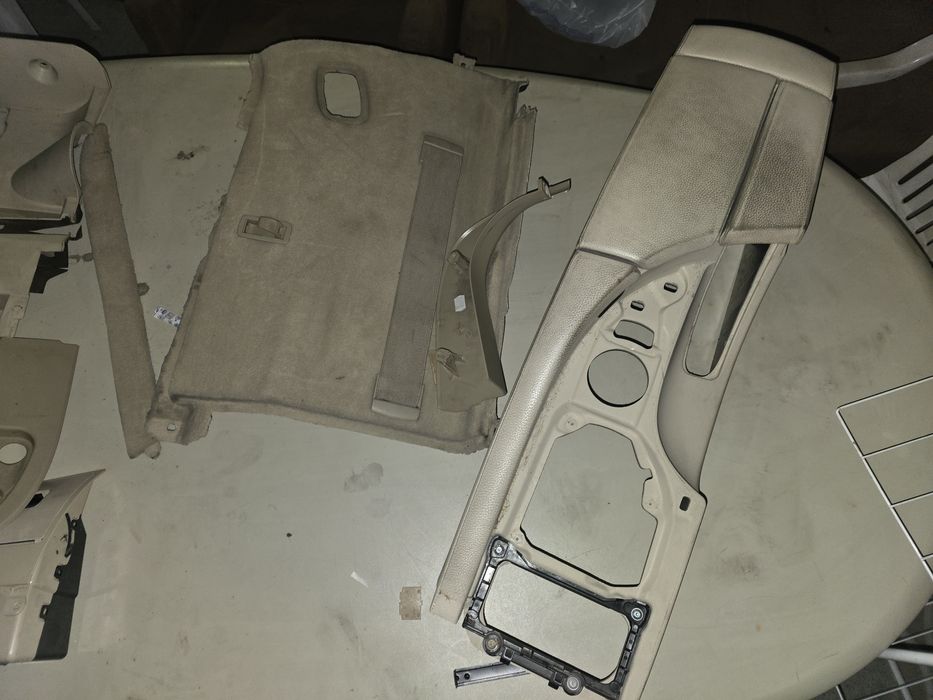 Бежови кори багажник е61