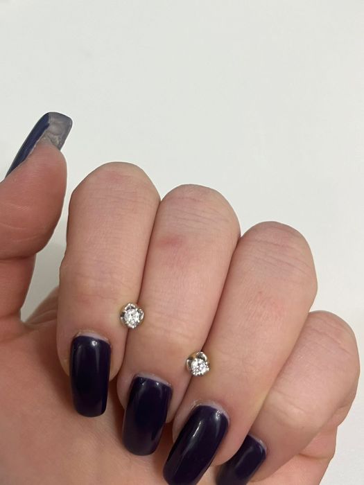 ,Золотые серьги с бриллиантами