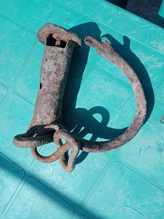 Scule / obiecte vechi de decor.