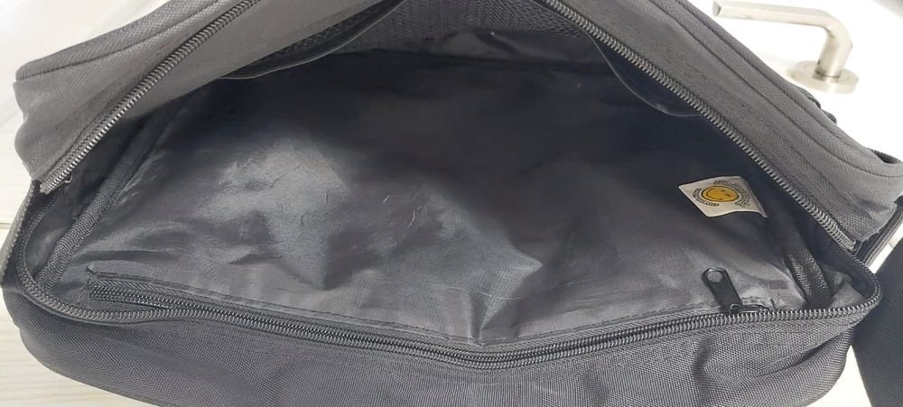 Geanta cu bareta reglabila