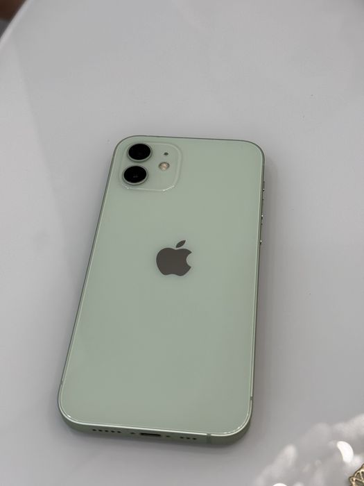 Айфон 12 с гарантией