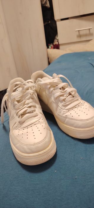 Vand adidasi Nike AF1