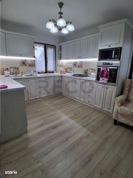 RECO Vila  cu 6 camere +garaj + teren generos- zona Baile Felix