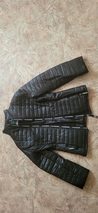 Продам осеннюю куртку