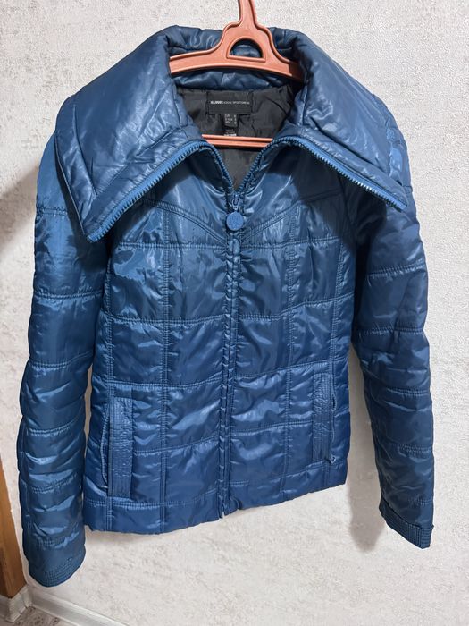 Продам женскую куртку MANGO