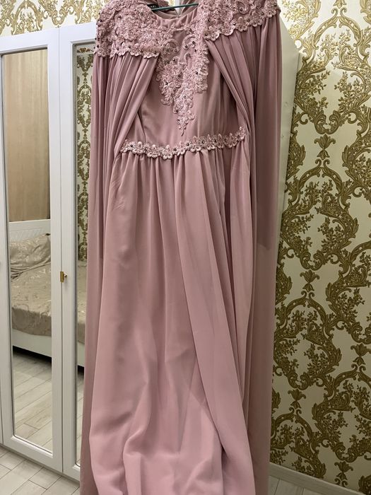 Платье розовое вечернее