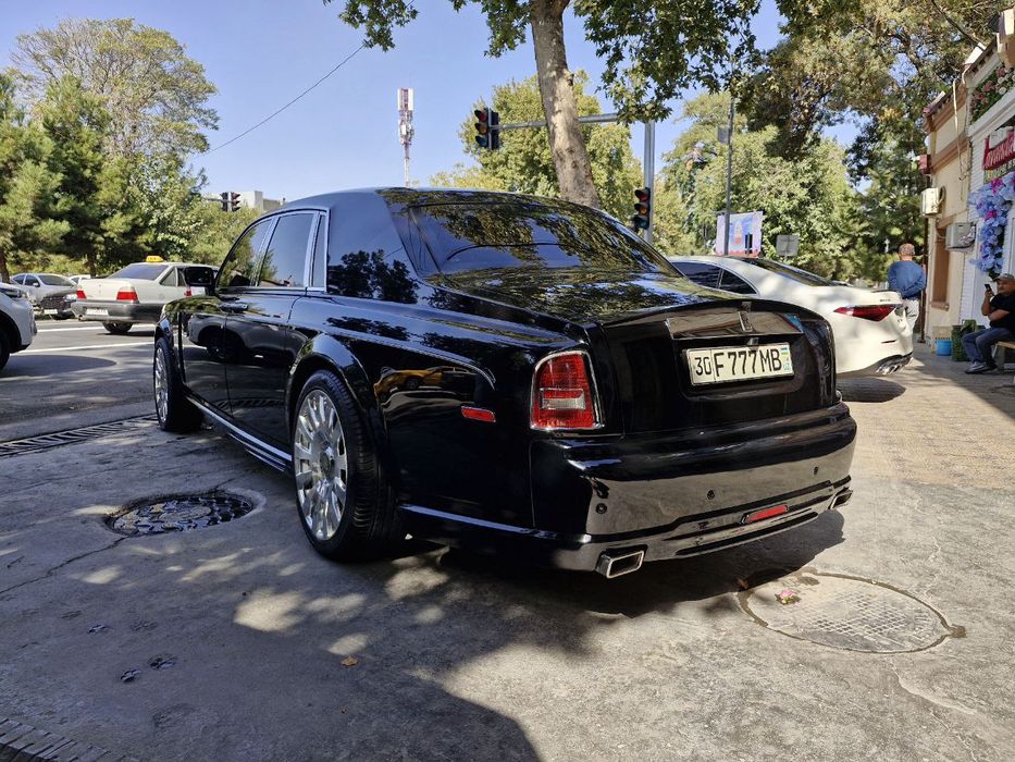 Rolls-royce phantom v idealnomsostoyanie