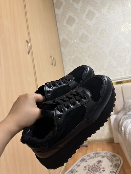 Продаю кроссовки