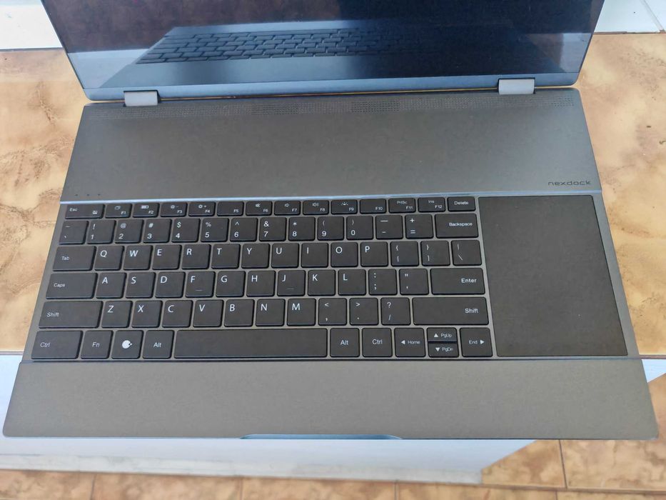 Nex dock XL -pt. telefoane cu desktop mode: Samsung Dex, Motorola, etc