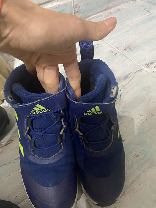 Adidas боти за сняг