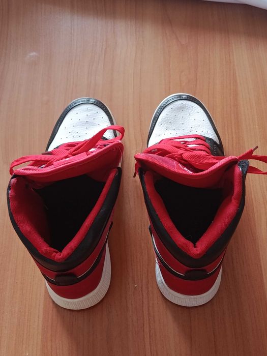 Спортивные кроссовки AIR