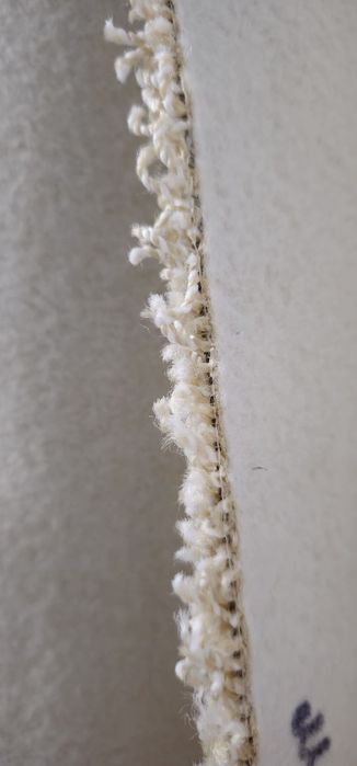 Ковер кремового цвета б/у 200×200