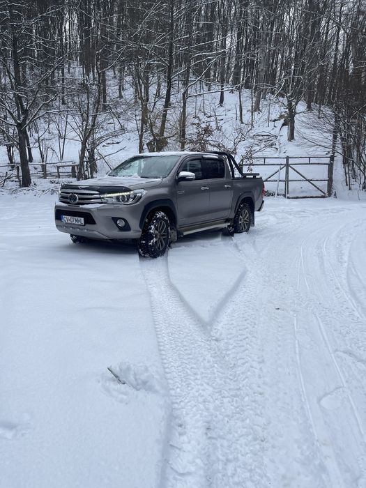 Toyota Hilux Invincible