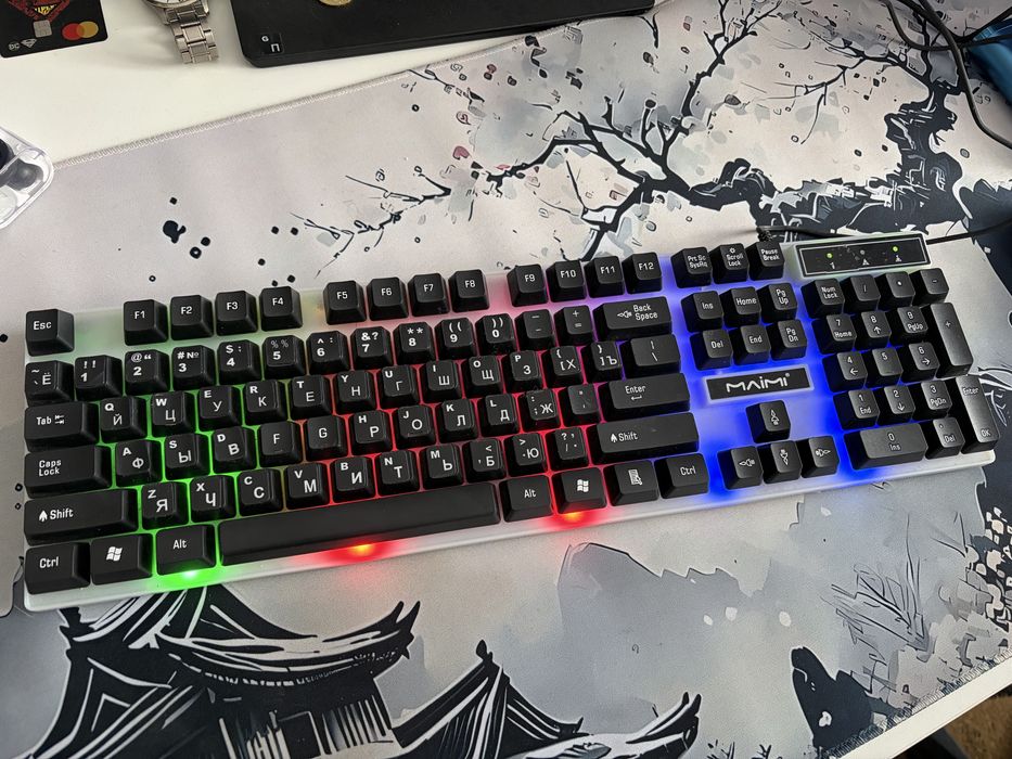 Продам клавиатуру