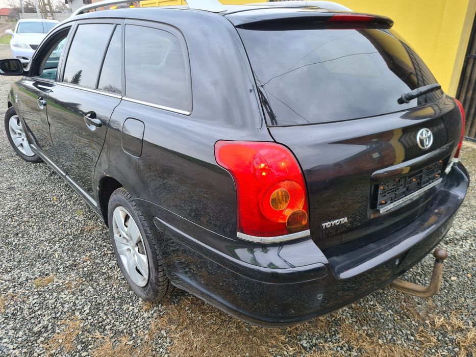 Dezmembrez Toyota Avensis T25 2.2 D-CAT 177 cp 2006