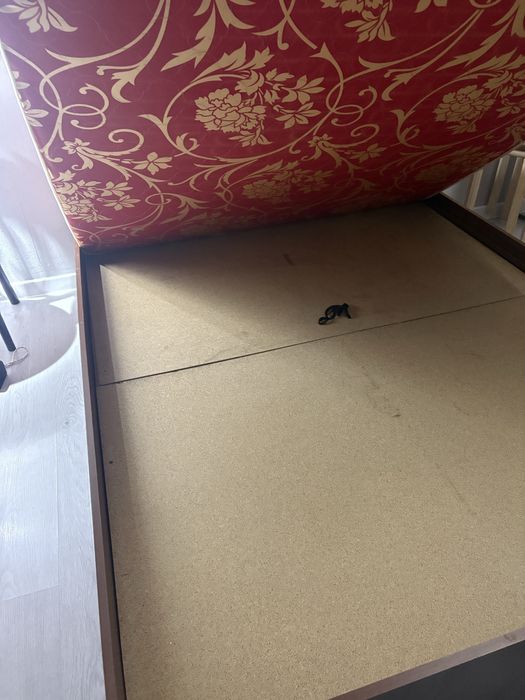 Кровать с матрасом