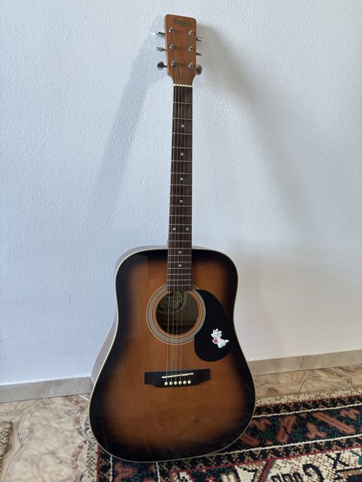 Vând chitară acustică Hora Reghin.