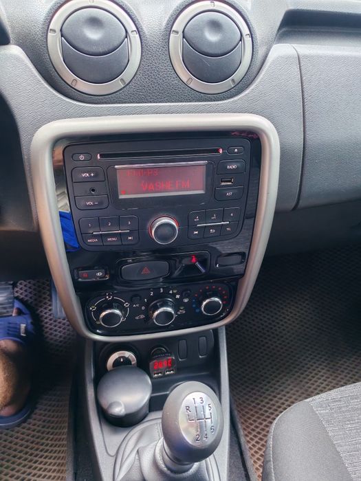 Продаём рено дастер 2015год