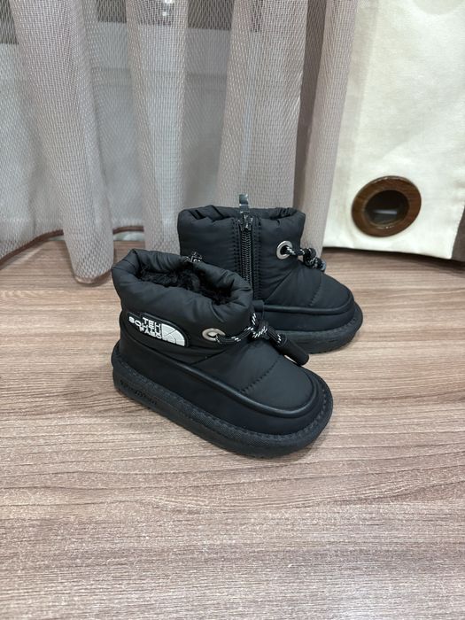 Продам детские зимние сапожки