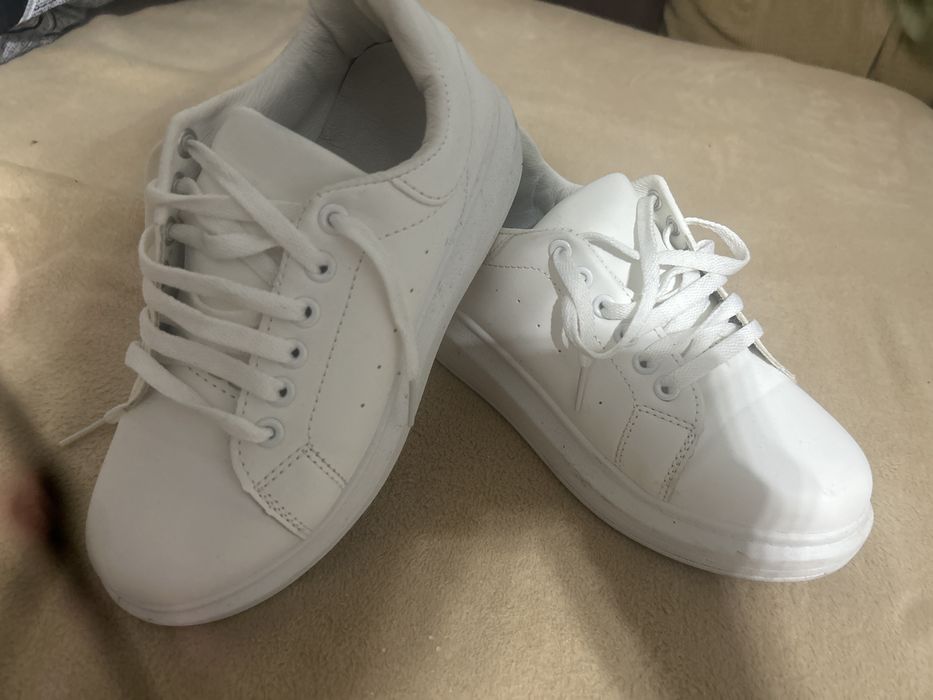 Adidasi dama marimea 36