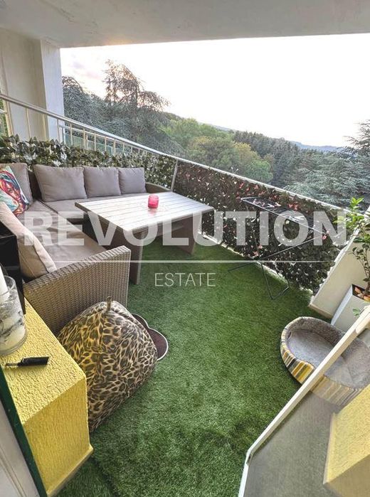 Дава се под наем Двустаен апартамент в к.к. Св.Св. Константин и Елена - 75 кв.м за 800 € - Снимка #6