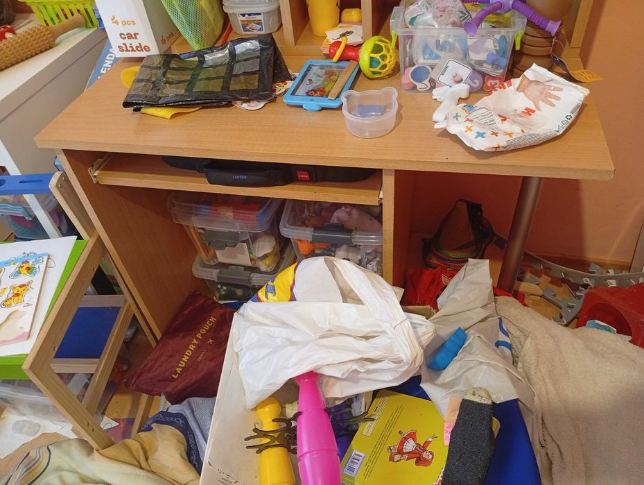 Бюро с етажерка , отлично състояние