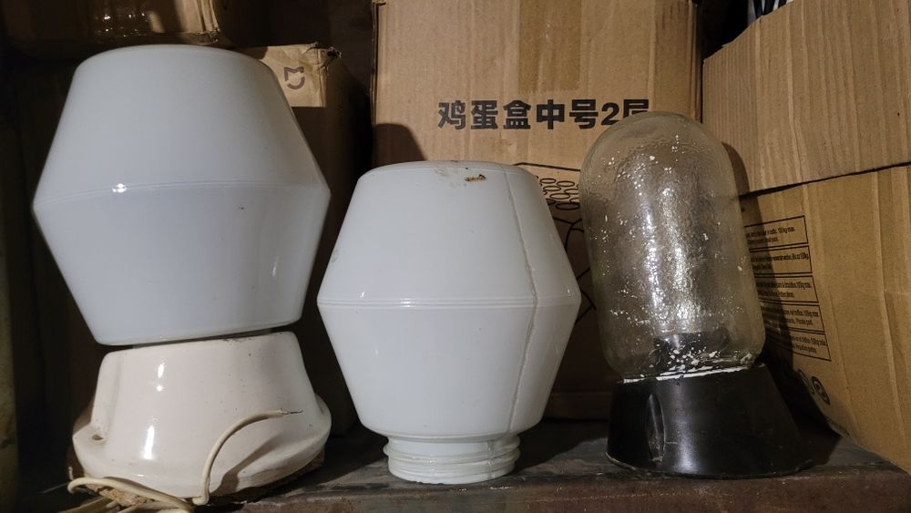 Продам плафоны освещения