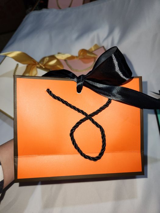 Подарочный картонный  пакет - Sovg'a uchun sumochkalar