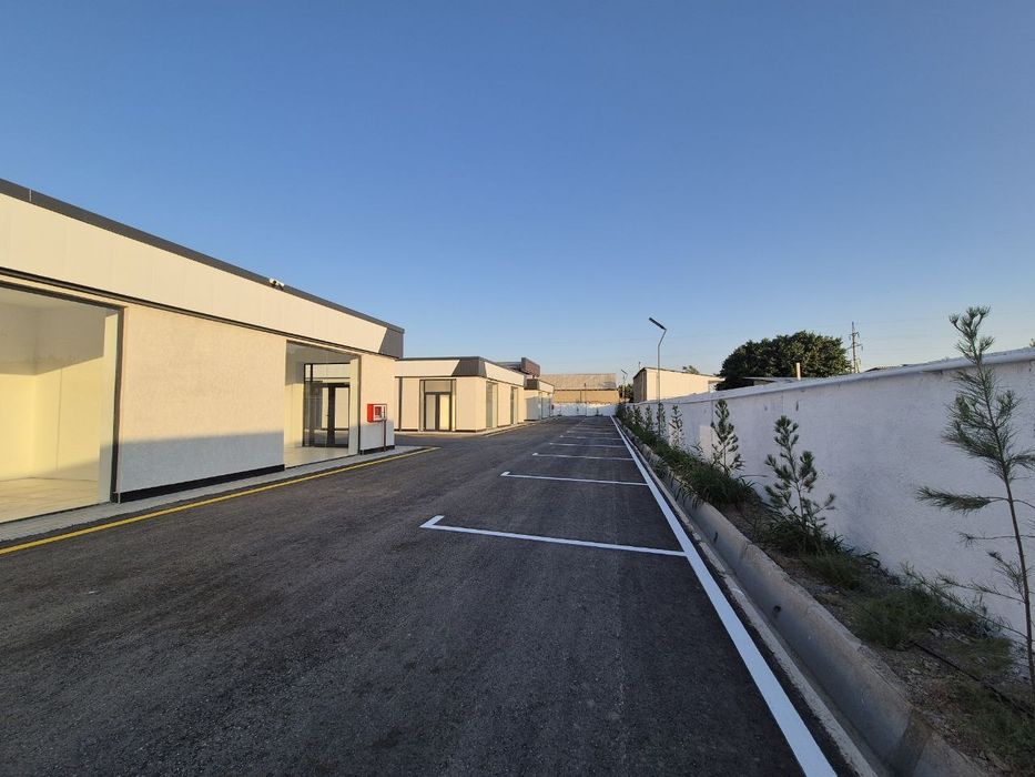 Karmana tumanidagi stroy bazar kompleksidagi savdo do‘koni