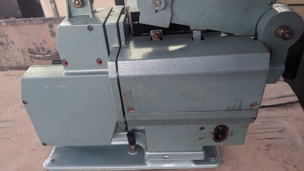 Кинопроектор Украина -5