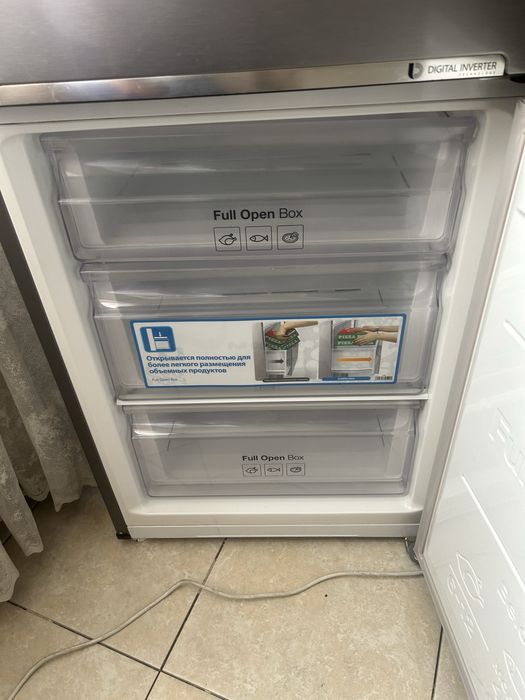 Холодильник Samsung