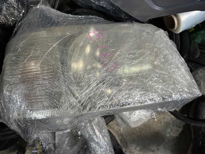 Фара передняя Honda Stepwgn