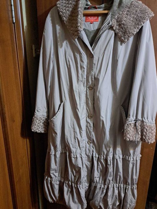 Продам женский плащ