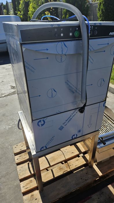 Професионална съдомиялна машина