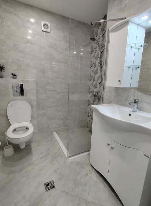 Дава се под наем Тристаен апартамент в София, Изток - 82 кв.м за 818 € - Снимка #9