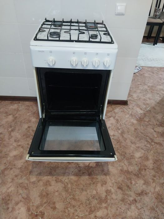 Продам газовую плиту "Лада"
