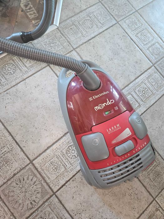 Прахосмукачка Electrolux Mondo 1600w