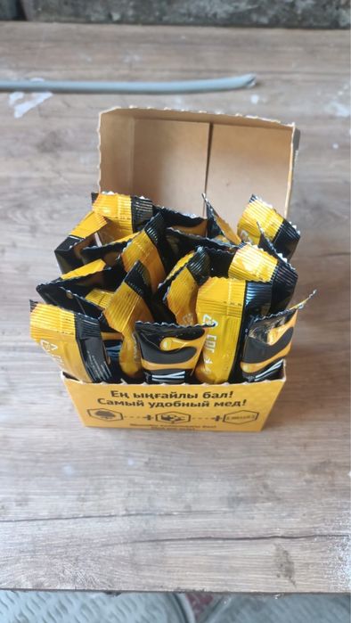 Мёд брекетах натуральный. 800 тенге за 20 штук